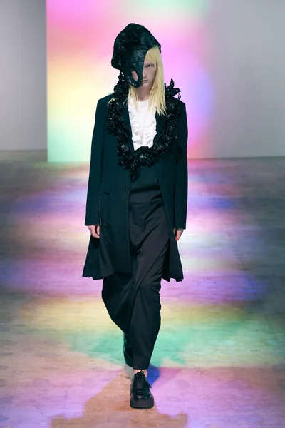 Look 18